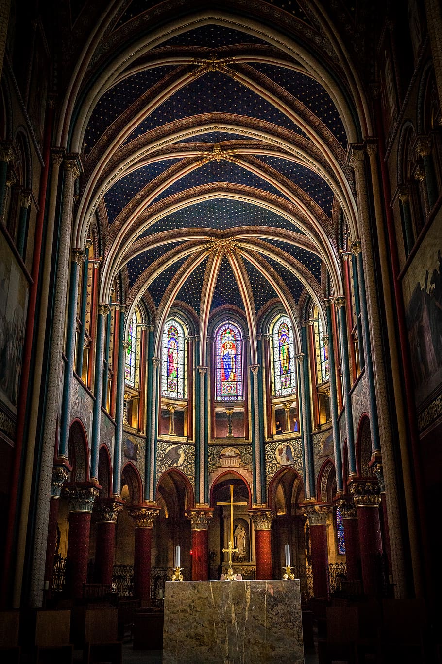 Golden Crucifix Inside A Church, Architecture, Building, - Église De Saint Germain Des Prés , HD Wallpaper & Backgrounds