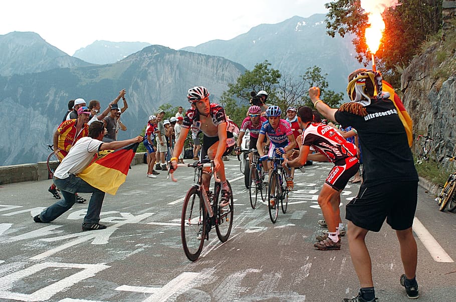 Men On Bicycle Race, Tour De France, After L Alpe D - Tour De France Protest 2018 , HD Wallpaper & Backgrounds