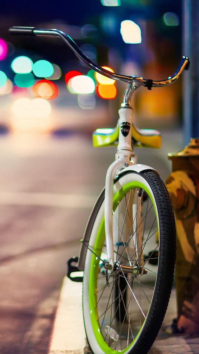 Bicycle On The City Street Iphone Wallpaper - Hd Wallpapers For Android Bikes , HD Wallpaper & Backgrounds