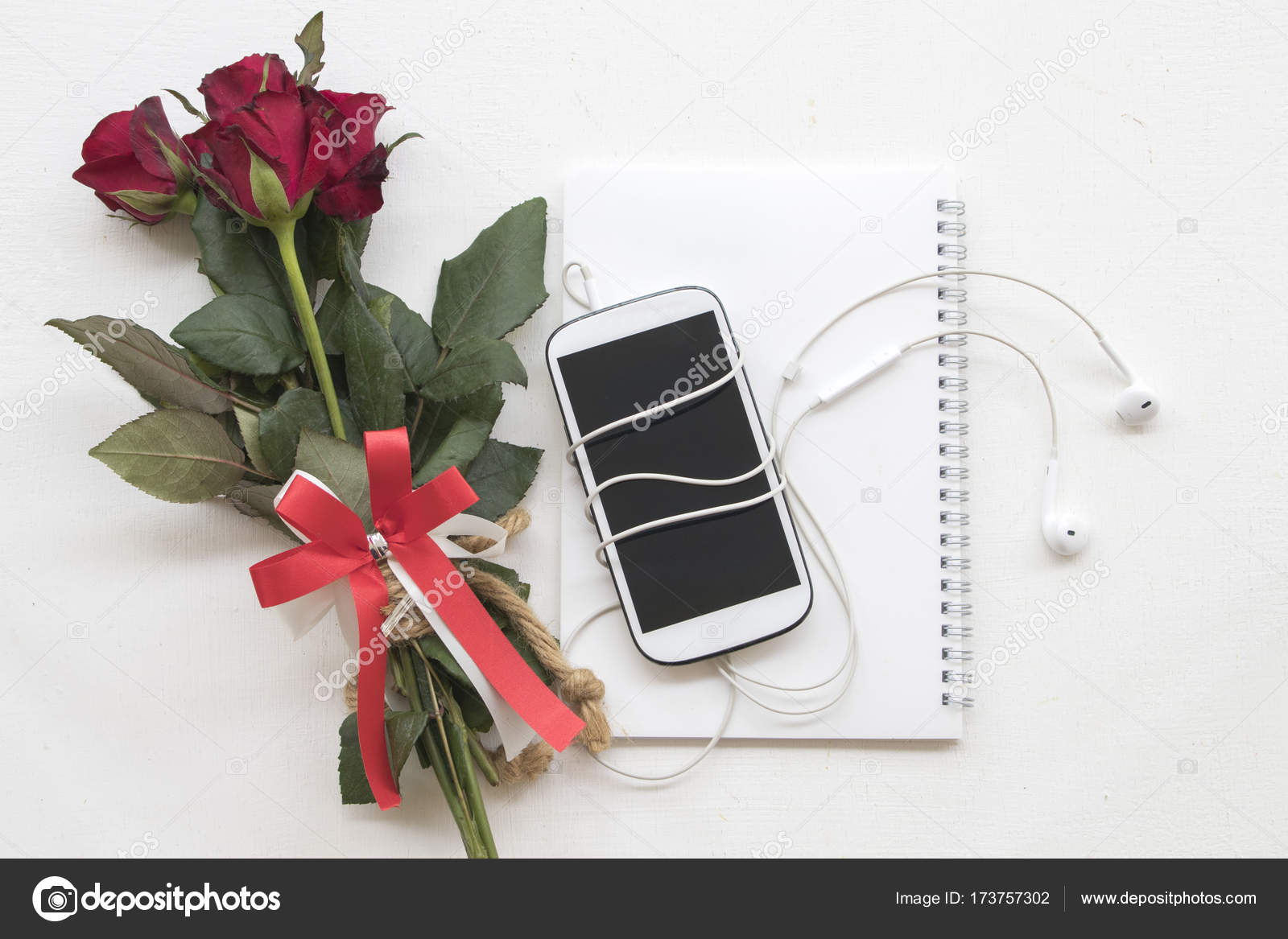 Bouquet Of Flower Red Rose With Mobile On Background - Stock Photography , HD Wallpaper & Backgrounds