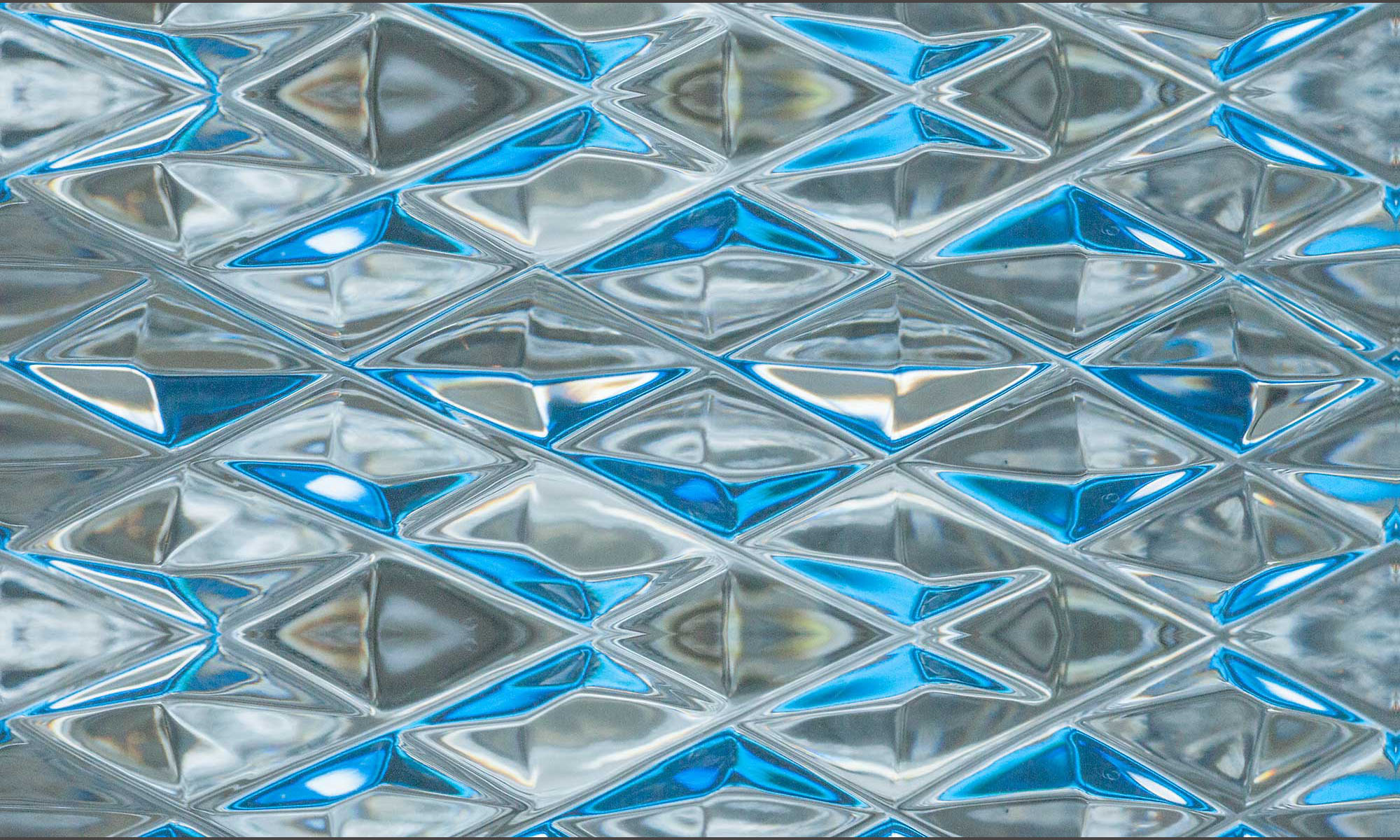 Diamond Blue Glass Doug Garrabrants - Glass Wallpaper Design , HD Wallpaper & Backgrounds