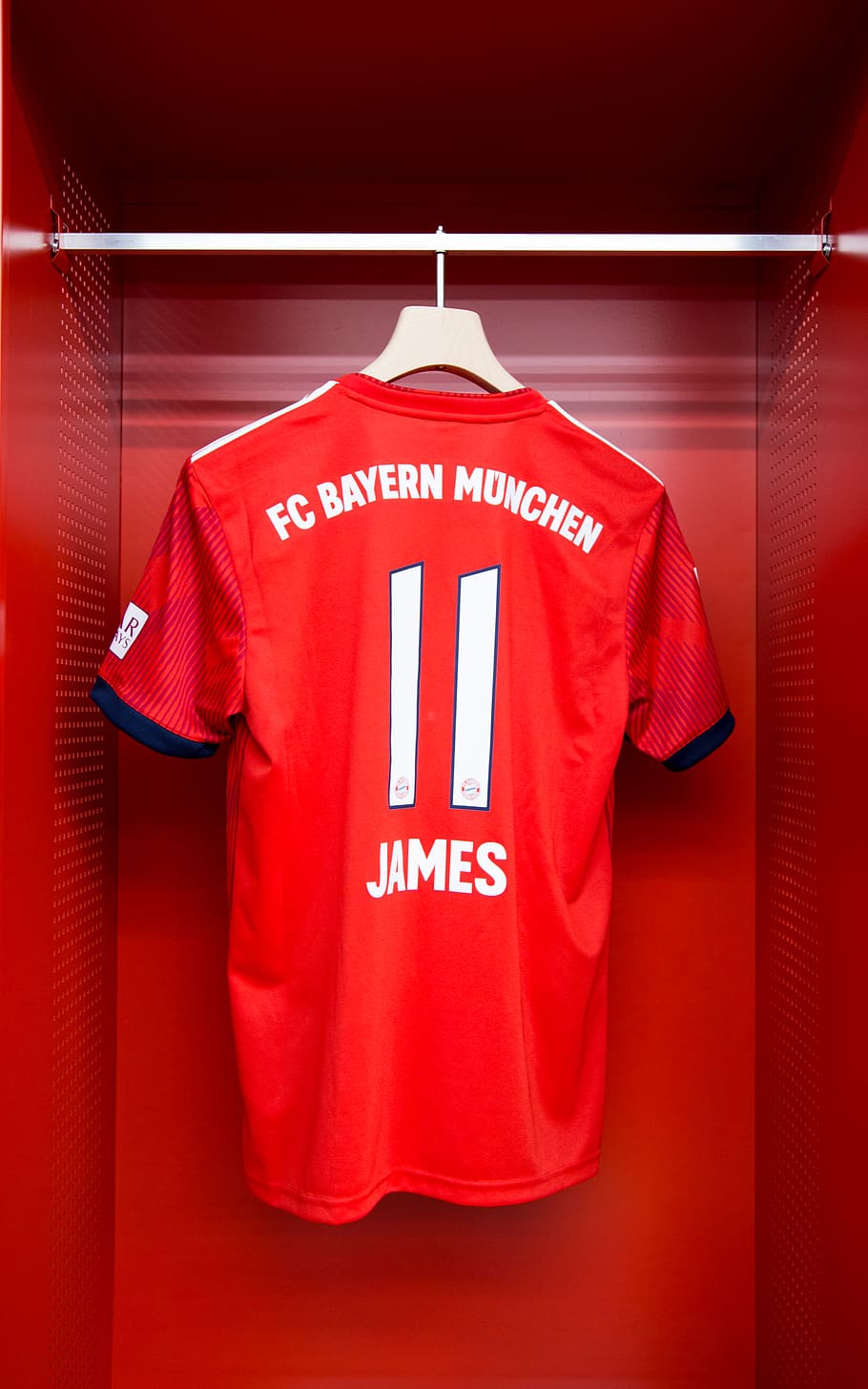 Red Fc Bayern Munchen James 11 Jersey, Text, Western - Sports Jersey , HD Wallpaper & Backgrounds