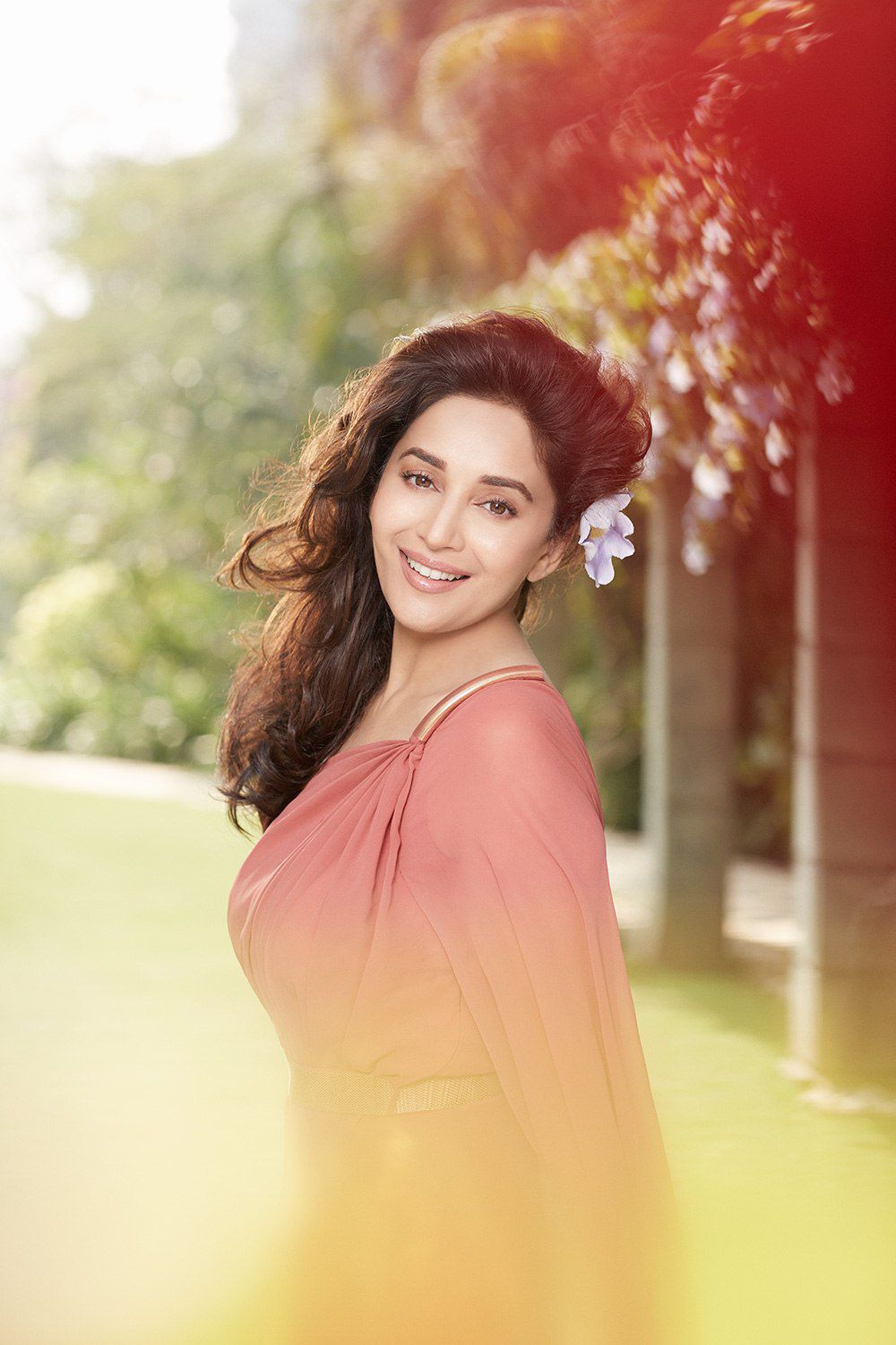 Madhuri Dixit Wallpaper - Top 10 Dancers In The World 2018 , HD Wallpaper & Backgrounds
