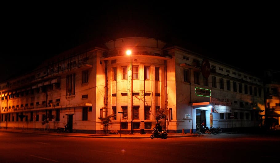 White Concrete Building, Tua, Surabaya, Gedung Tua, - Hd Surabaya , HD Wallpaper & Backgrounds