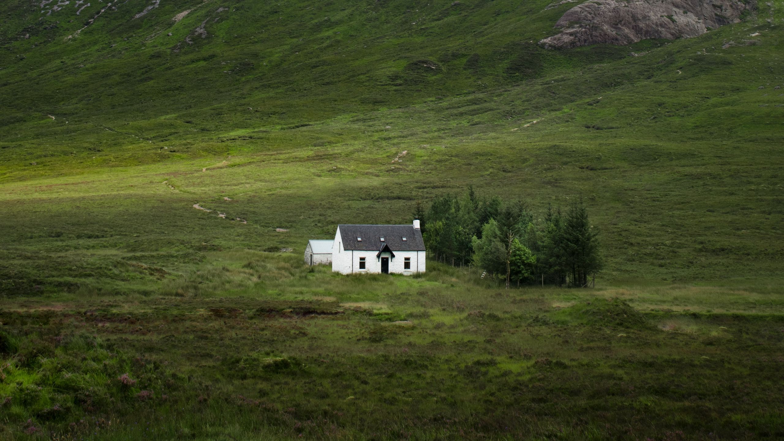 Wallpaper Building, Mountain, Valley, Nature, Greenery - Nature Home Wallpaper 4k , HD Wallpaper & Backgrounds