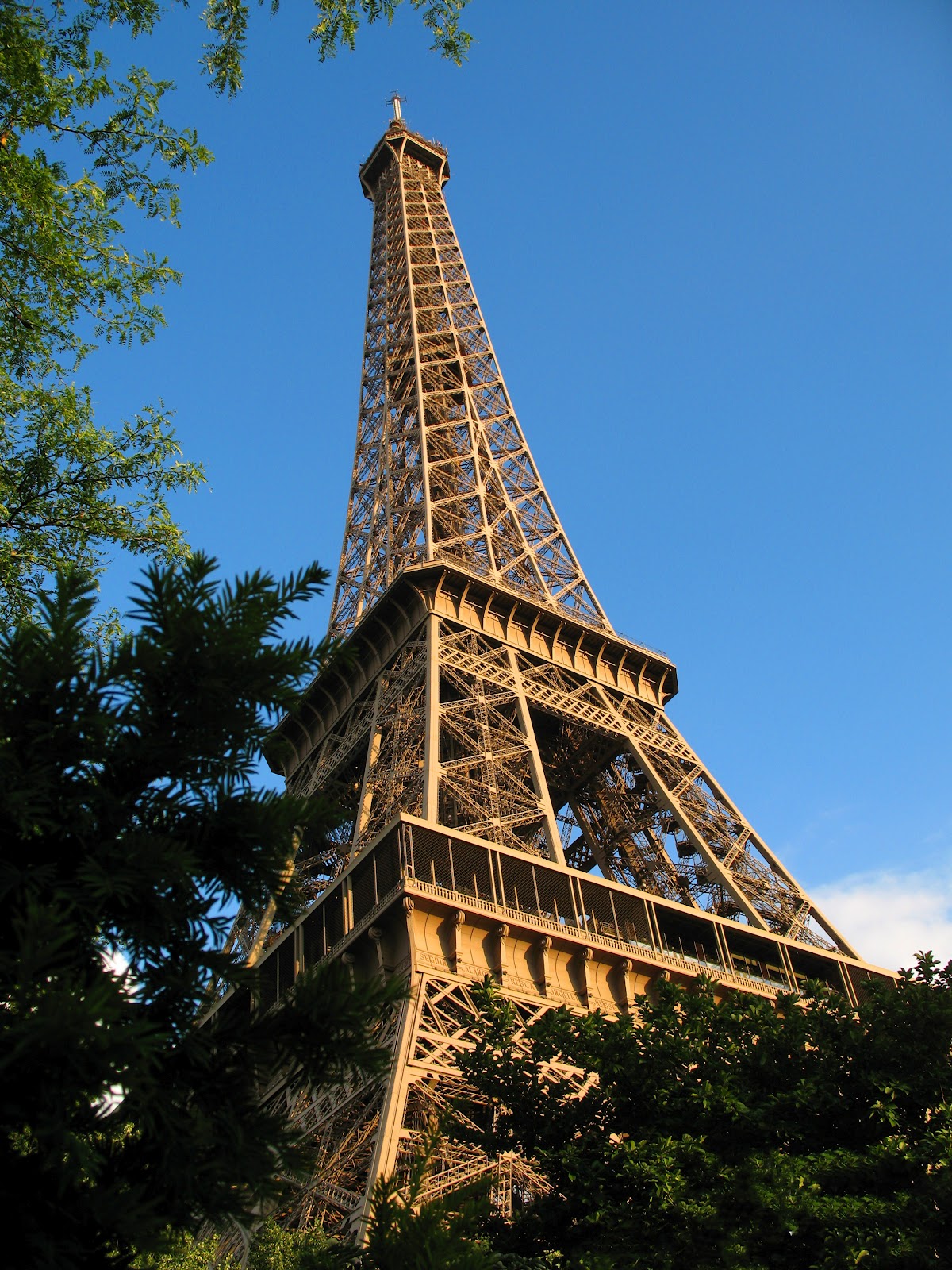 Desktop Wallpaper - Eiffel Tower , HD Wallpaper & Backgrounds