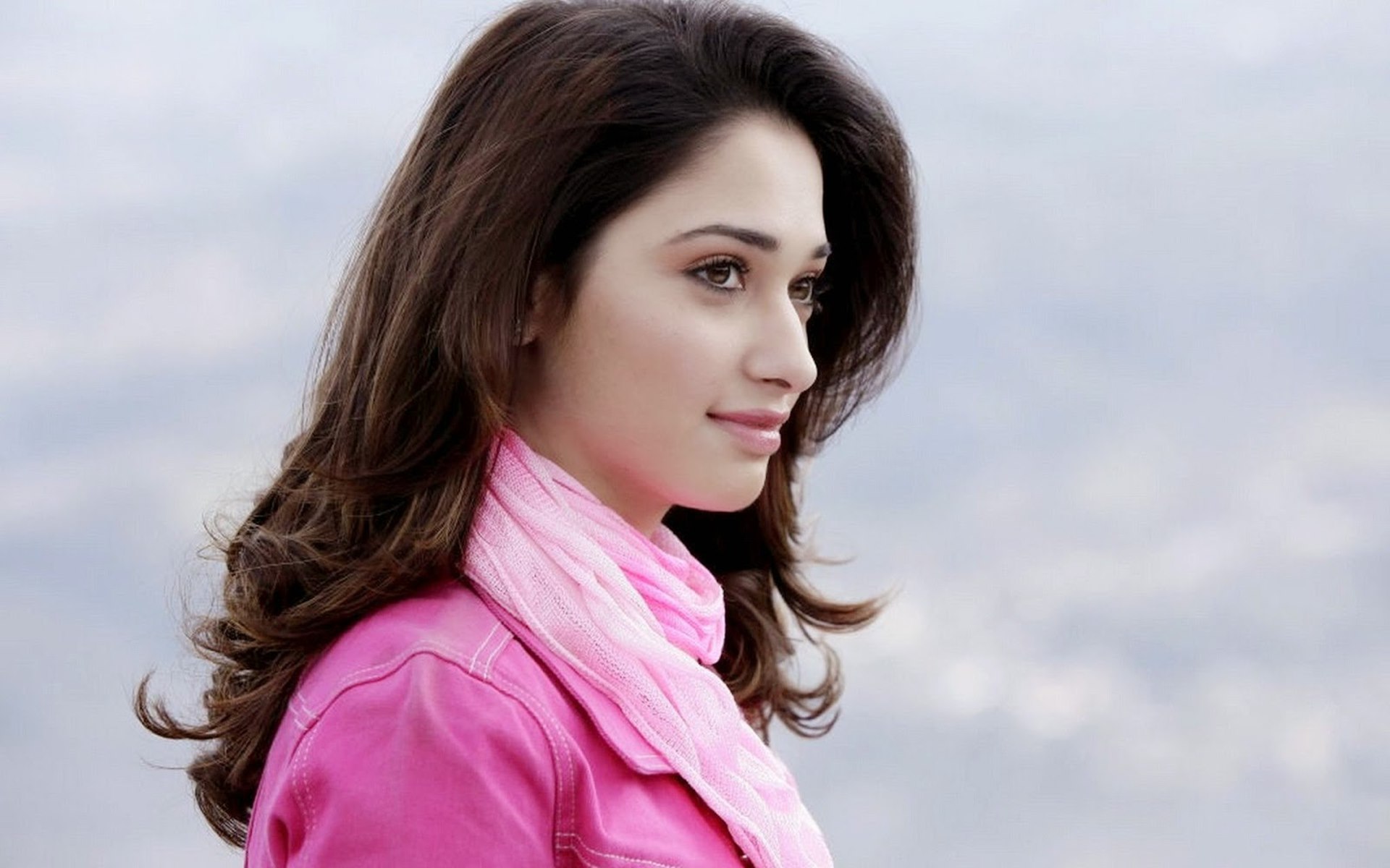 Tamanna Bhatia Latest Hd Wallpapers , HD Wallpaper & Backgrounds