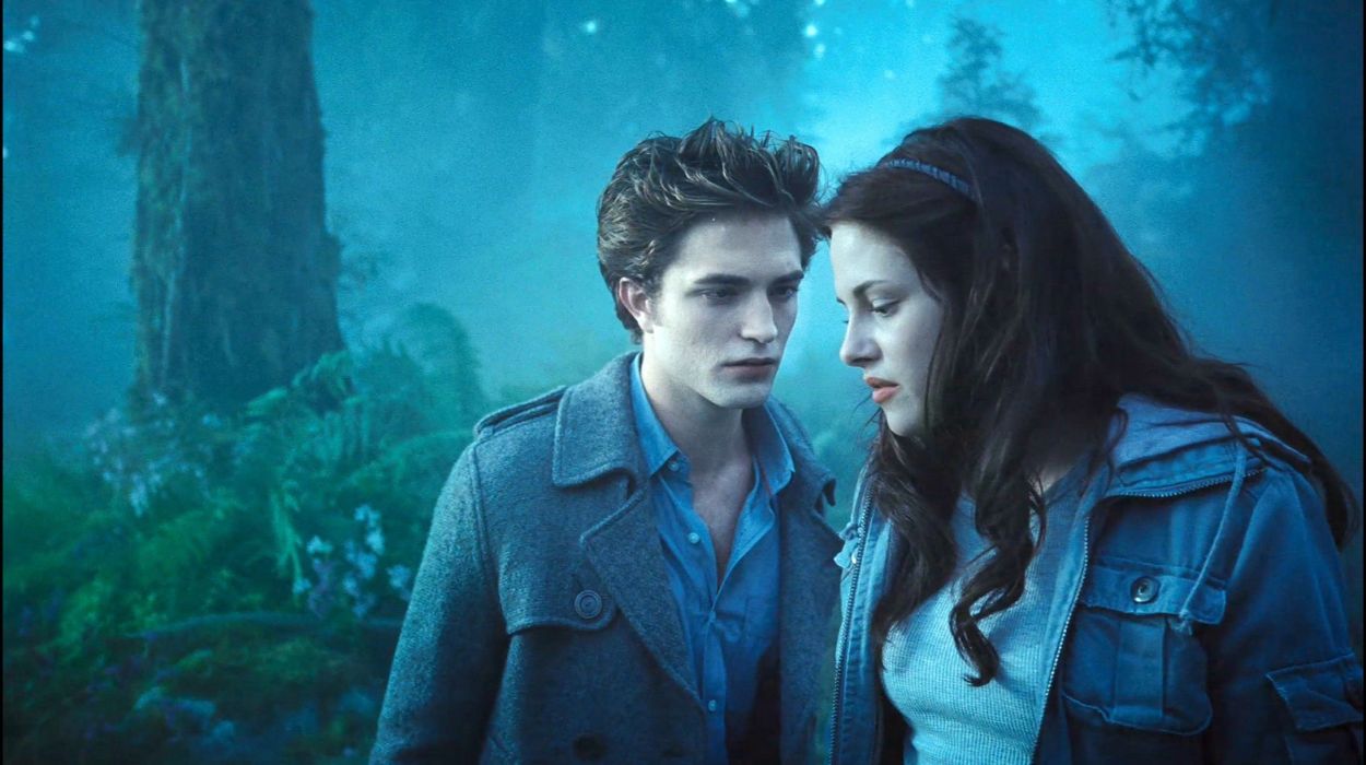 Twilight Drama Romance Vampire Werewolf Fantasy Series - Twilight Bella And Edward Forest Scene , HD Wallpaper & Backgrounds