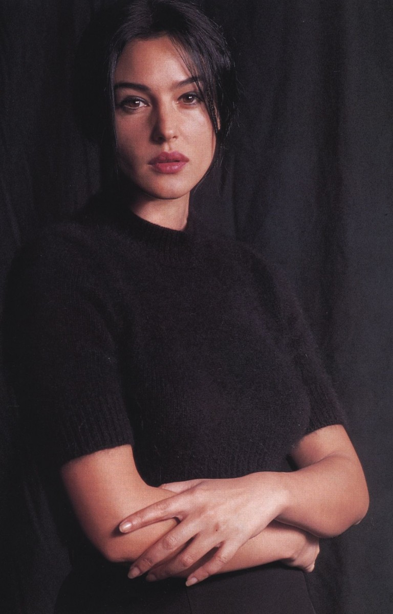 Pic - Young Pics Of Monica Bellucci , HD Wallpaper & Backgrounds