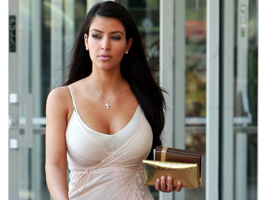 Kim Kardashian Wallpaper - Kim Kardashian Hot Hd , HD Wallpaper & Backgrounds