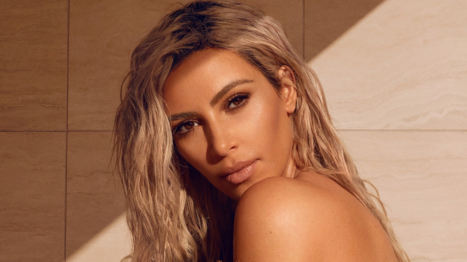 Kim Kardashian Wallpapers , Hd Wallpapers , Kim Kardashian - Kim Kardashian 2018 Vogue , HD Wallpaper & Backgrounds