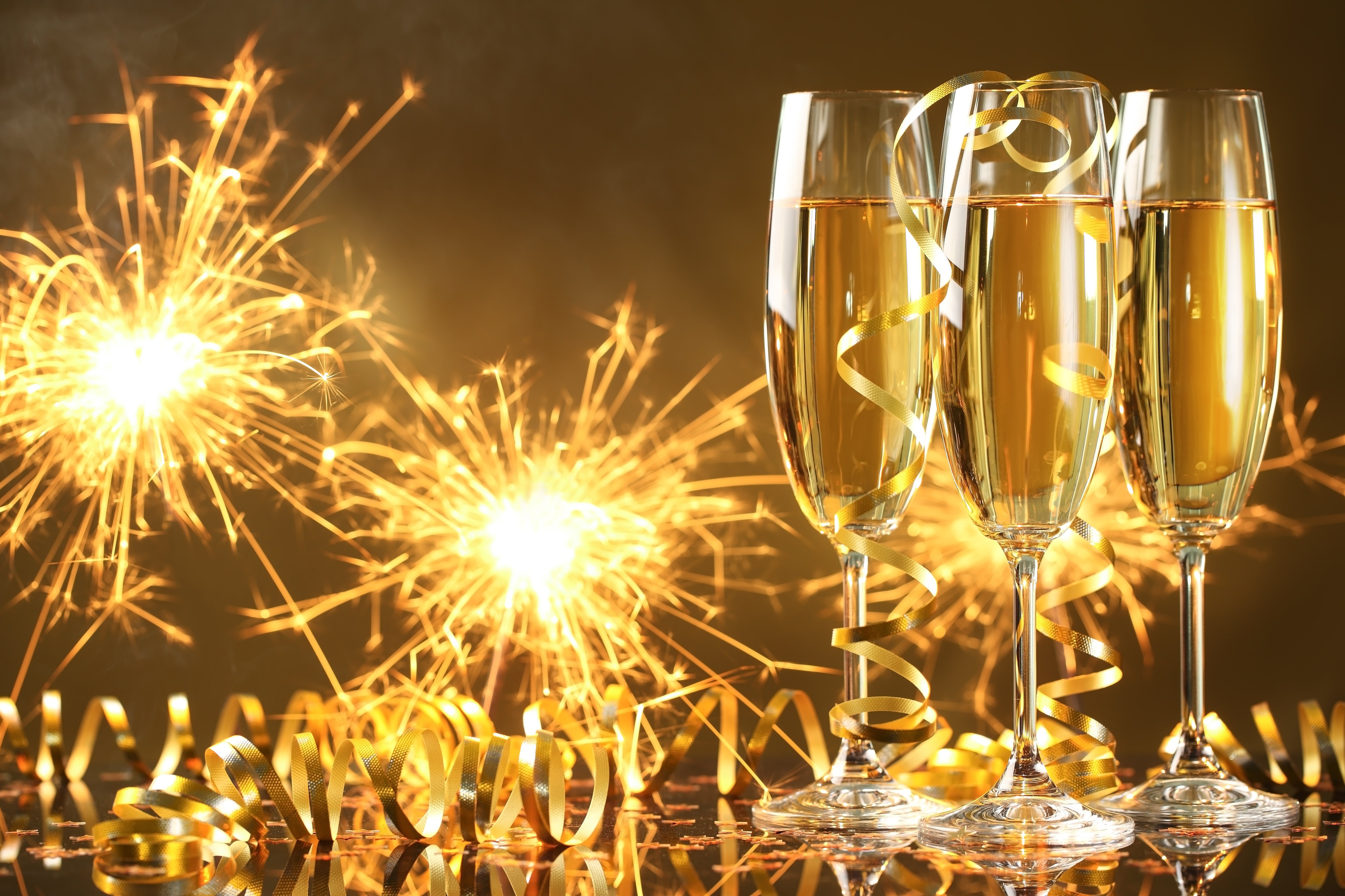 Happy New Year Champagne Golden Celebration Holiday - Happy New Year Champagne Glasses , HD Wallpaper & Backgrounds