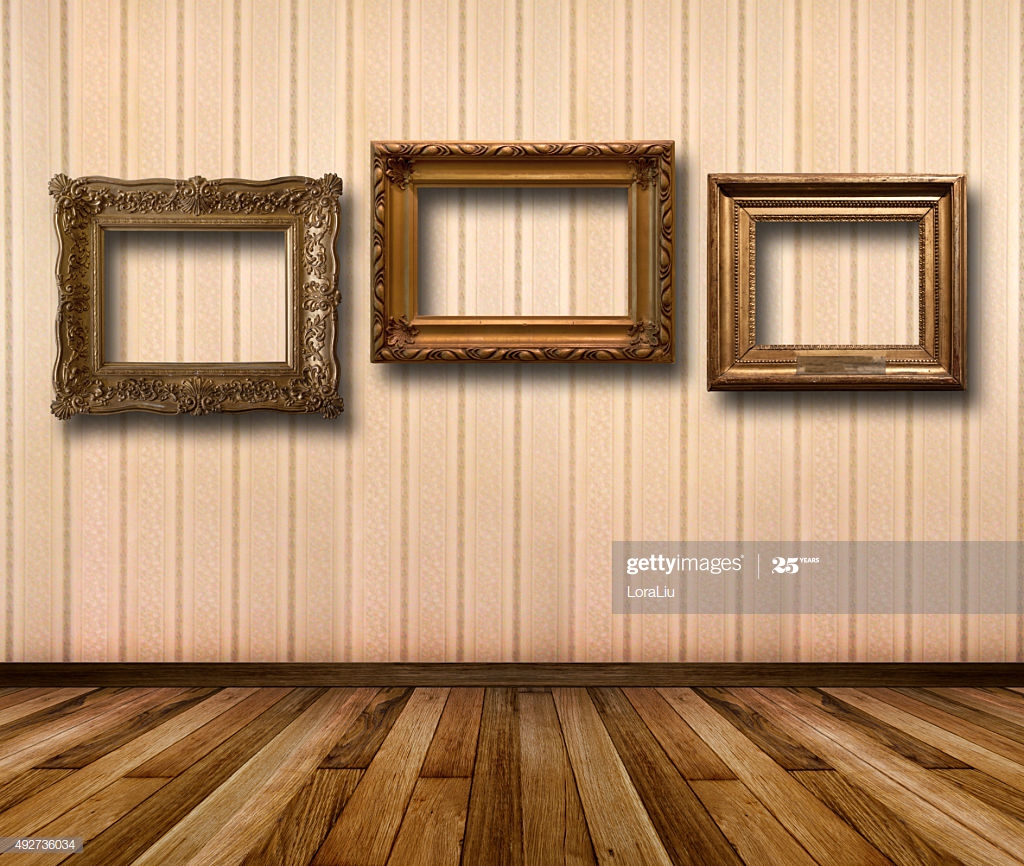 Interior Of Room With Striped Wallpaper And Gold Wooden - Immagini Di Stanze Con Le Cornici , HD Wallpaper & Backgrounds