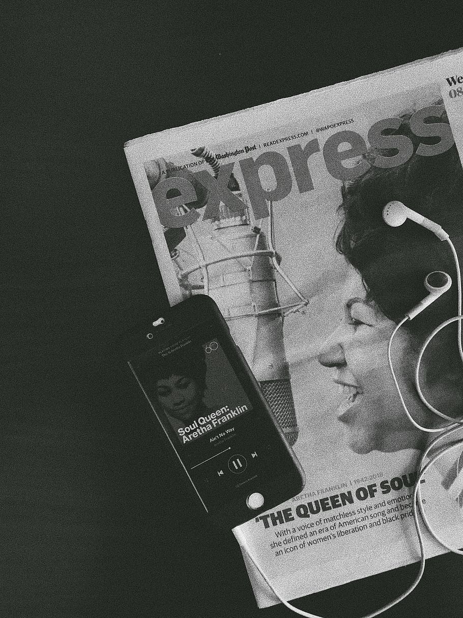 News, Aretha Franklin, Music, Iphone, Newspaper, Headphones, - Iphone Aretha Franklin , HD Wallpaper & Backgrounds