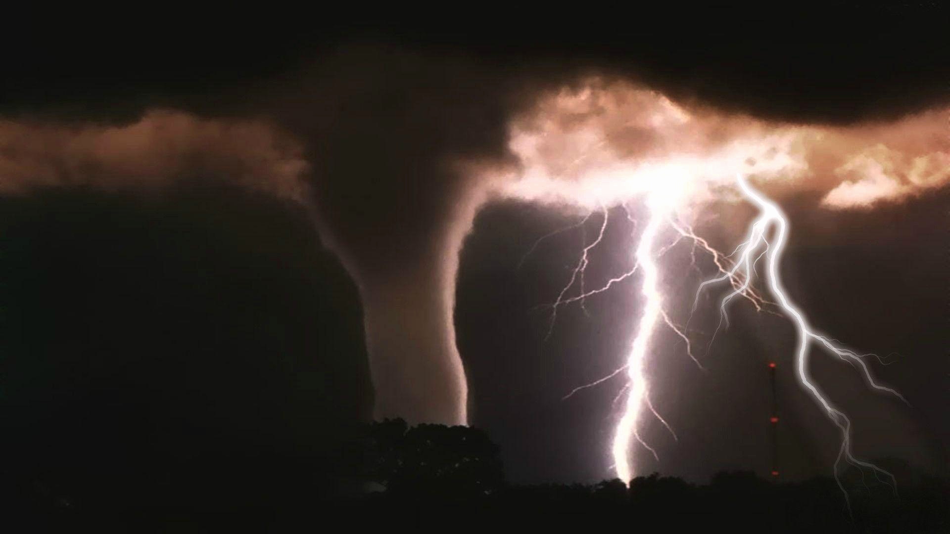 Tornado And Lightning , HD Wallpaper & Backgrounds