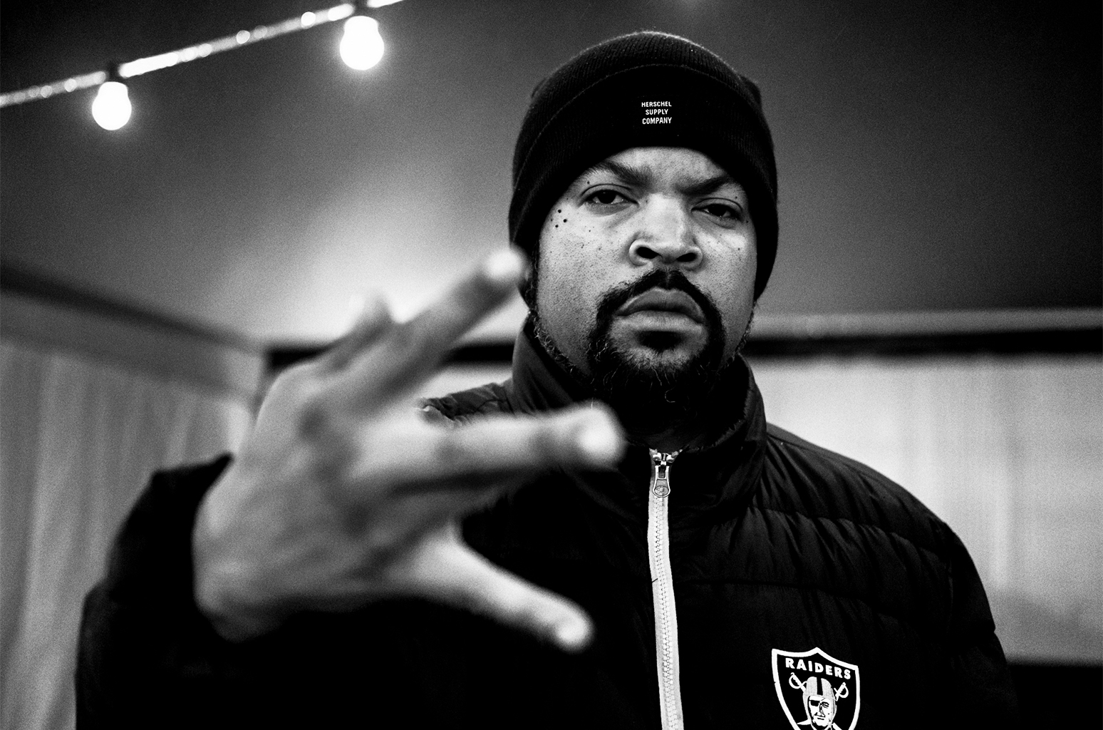Ice Cube Backgrounds On Wallpapers Vista - Ice Cube Westside Hand , HD Wallpaper & Backgrounds