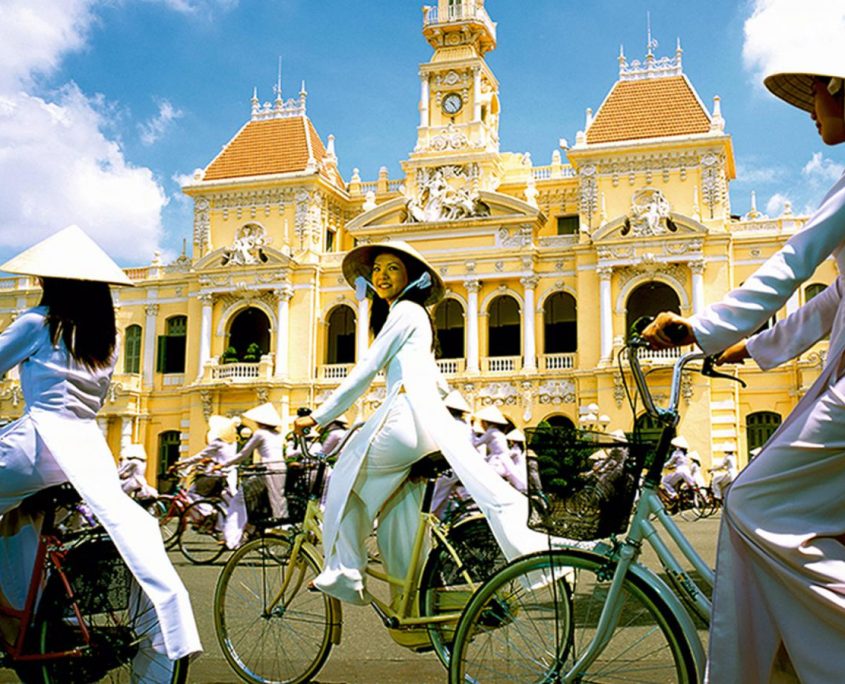 Ho Chi Minh Wallpaper - Ho Chi Minh City Hall , HD Wallpaper & Backgrounds