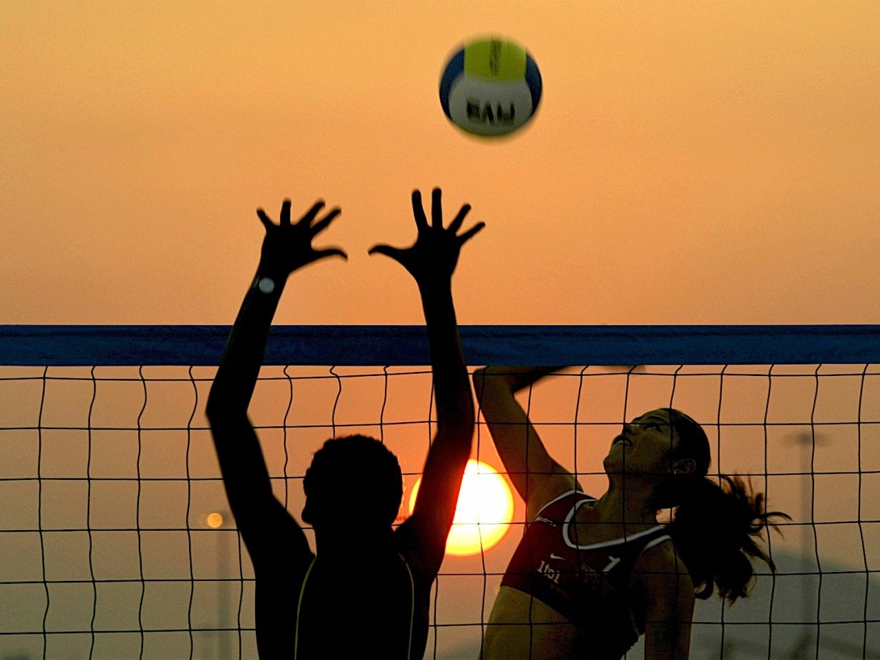 Volleyball Wallpaper - Juegos De Voley En La Playa , HD Wallpaper & Backgrounds