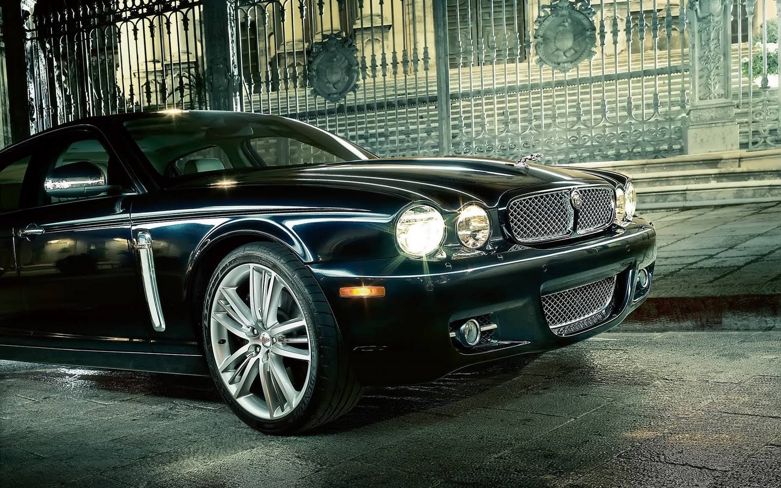 Black Car Wallpaper - Jaguar Xjr , HD Wallpaper & Backgrounds