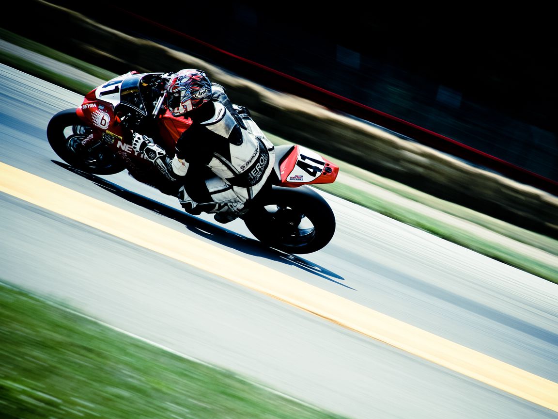 Wallpaper Motorcyclist, Motorsport, Movement, Outfit - Mobil 1 Extra 4t 10w40 , HD Wallpaper & Backgrounds