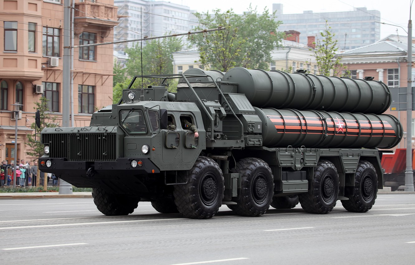 Photo Wallpaper Street, S 400, Russian Air Defense, - Armored Car , HD Wallpaper & Backgrounds