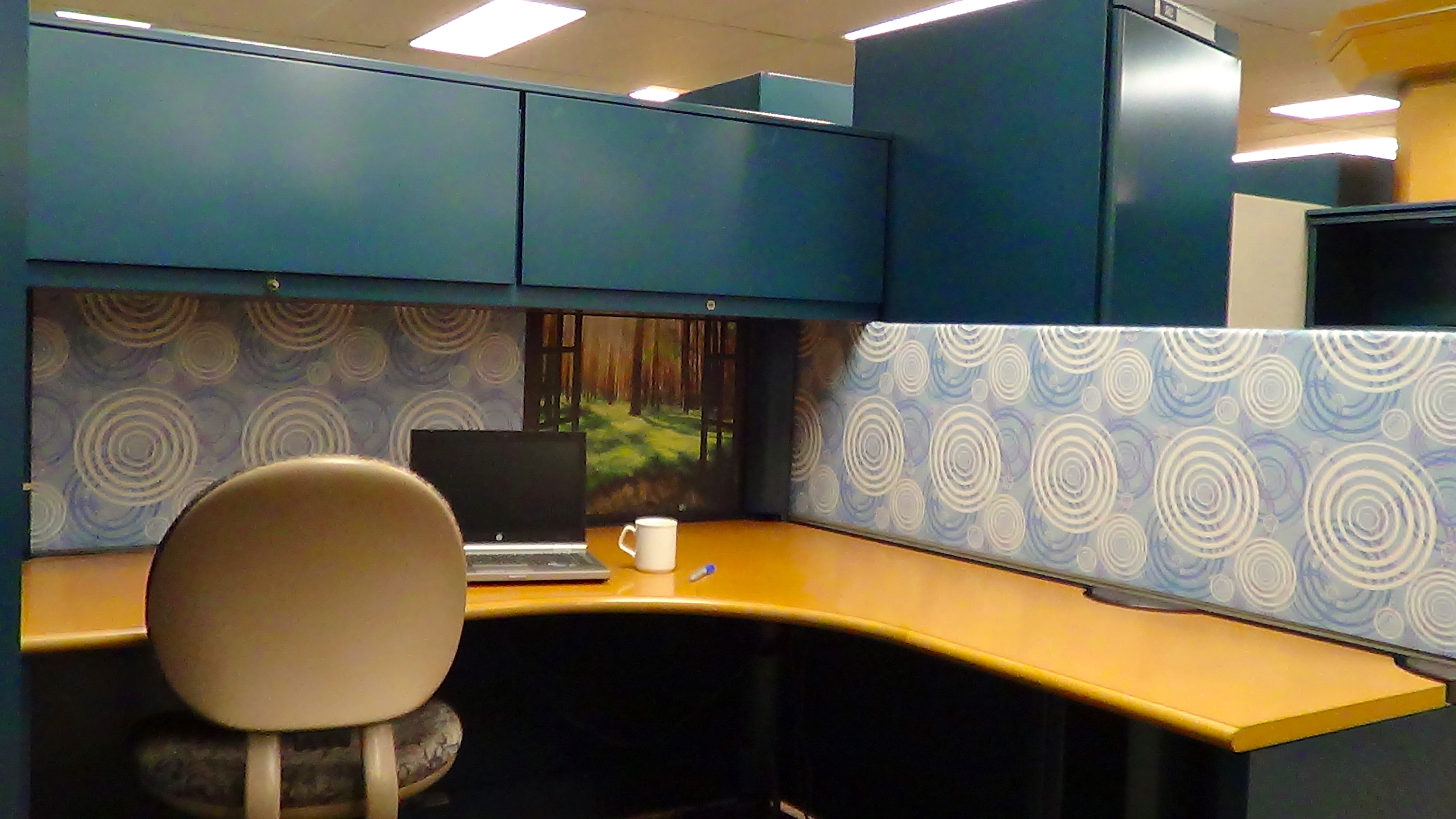 Chevron Cubicle Wallpaper Picserio - Office Cubicle Background , HD Wallpaper & Backgrounds