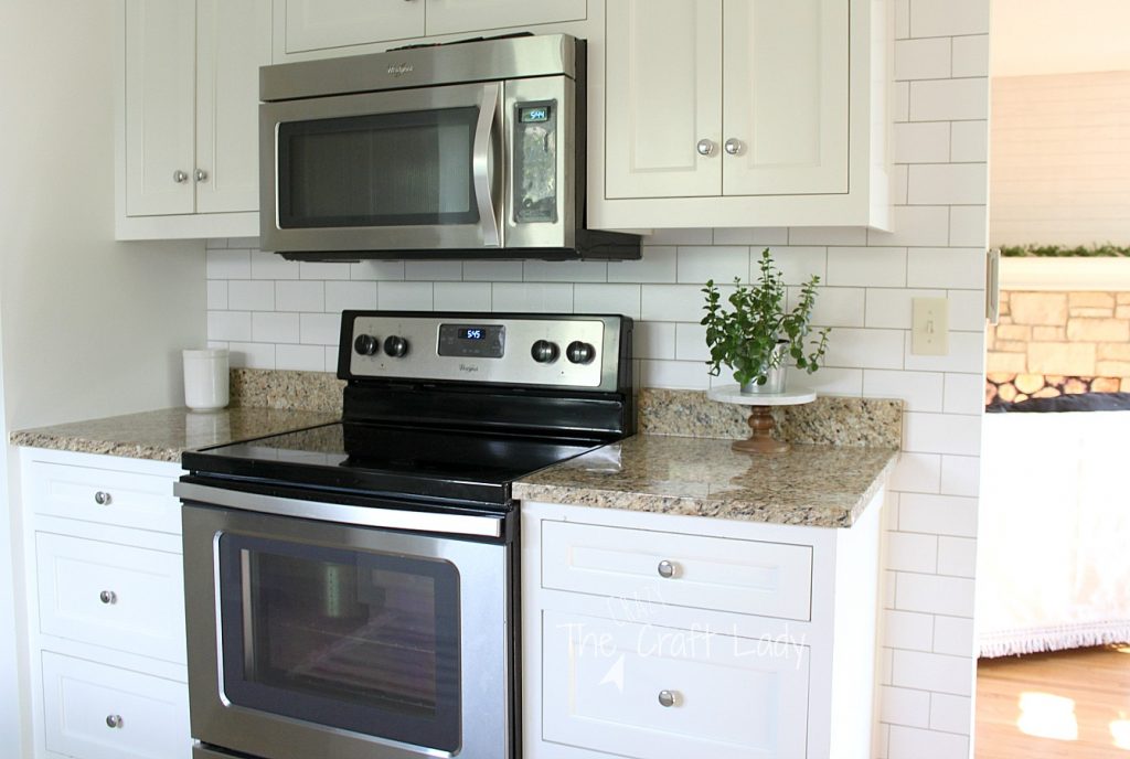 Make A White Subway Tile Temporary Backsplash With - Subway Tile Wallpaper Kitchen , HD Wallpaper & Backgrounds