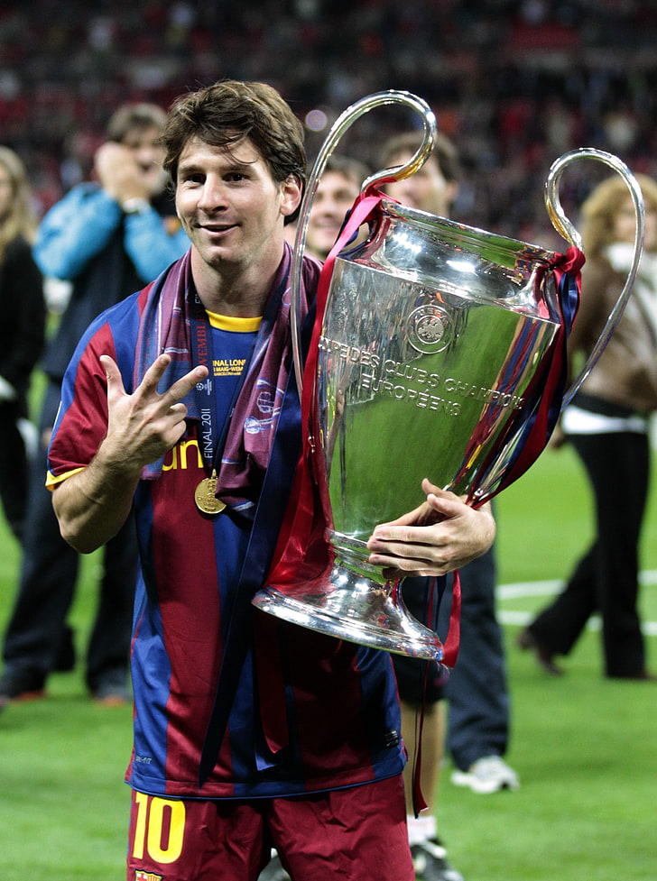 Lionel Messi Champions Fc Barcelona Wembley Champions - Messi With Champions League Trophy , HD Wallpaper & Backgrounds