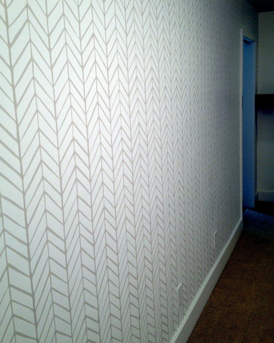 Wallpaper Installed Serena Lily Feather Wallpaper Bone - Floor , HD Wallpaper & Backgrounds