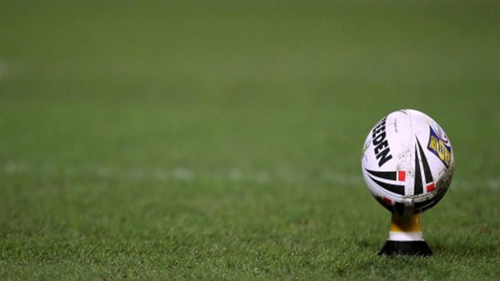 Rugby Wallpaper 02 - Rugby League Ball And Field , HD Wallpaper & Backgrounds