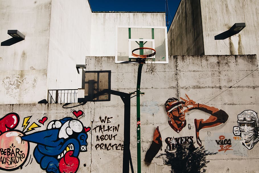 Allen Iverson Of Sixers Graffiti Wall, Art, Basketball - Urban Basketball Court Art , HD Wallpaper & Backgrounds