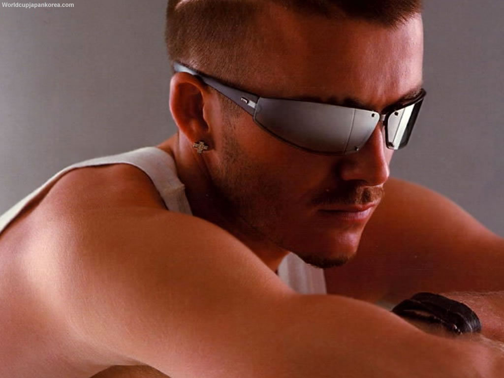 Cool Beckham Wallpaper - David Beckham Sunglasses Police , HD Wallpaper & Backgrounds