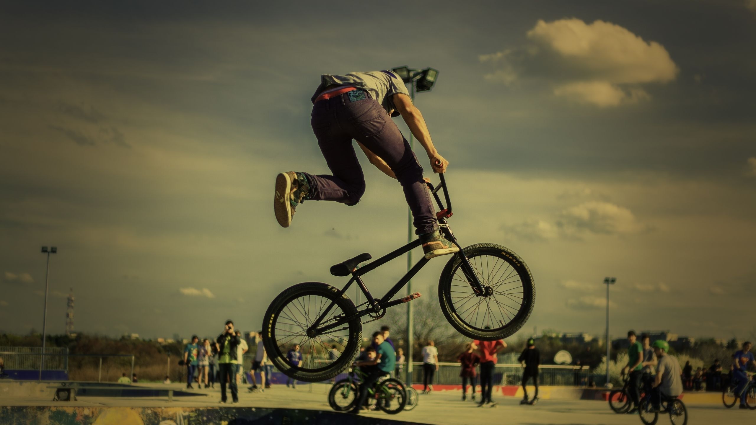 Bicycle Stunt Wallpaper Download , HD Wallpaper & Backgrounds