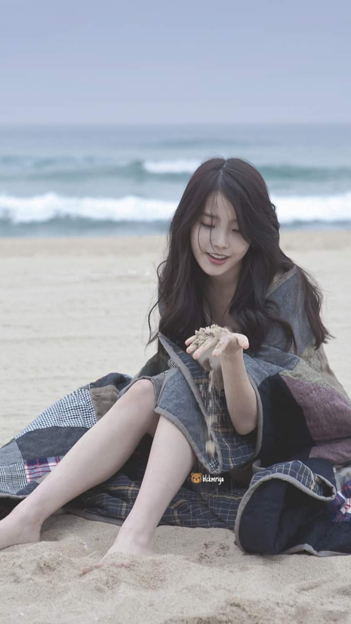 Iu Iphone Wallpaper 2019 , HD Wallpaper & Backgrounds