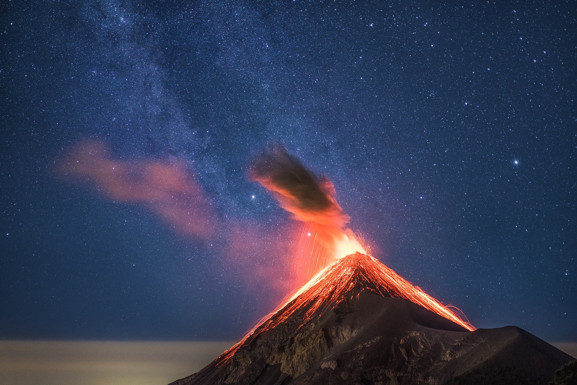 Erupting Volcano Milky Way , HD Wallpaper & Backgrounds