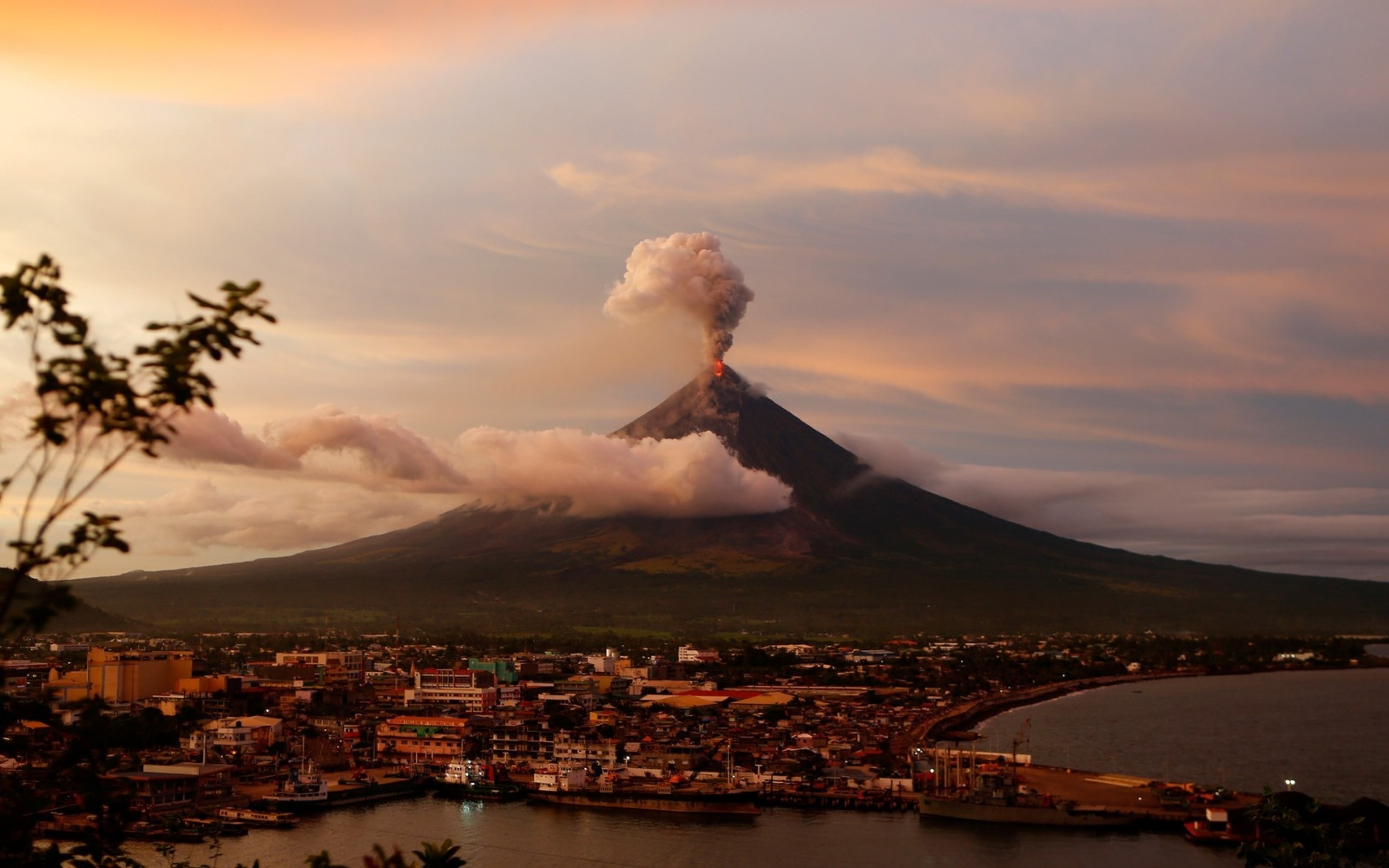 Philippines, Volcano, Eruption, Sky, Clouds - Philippines Volcano Free , HD Wallpaper & Backgrounds