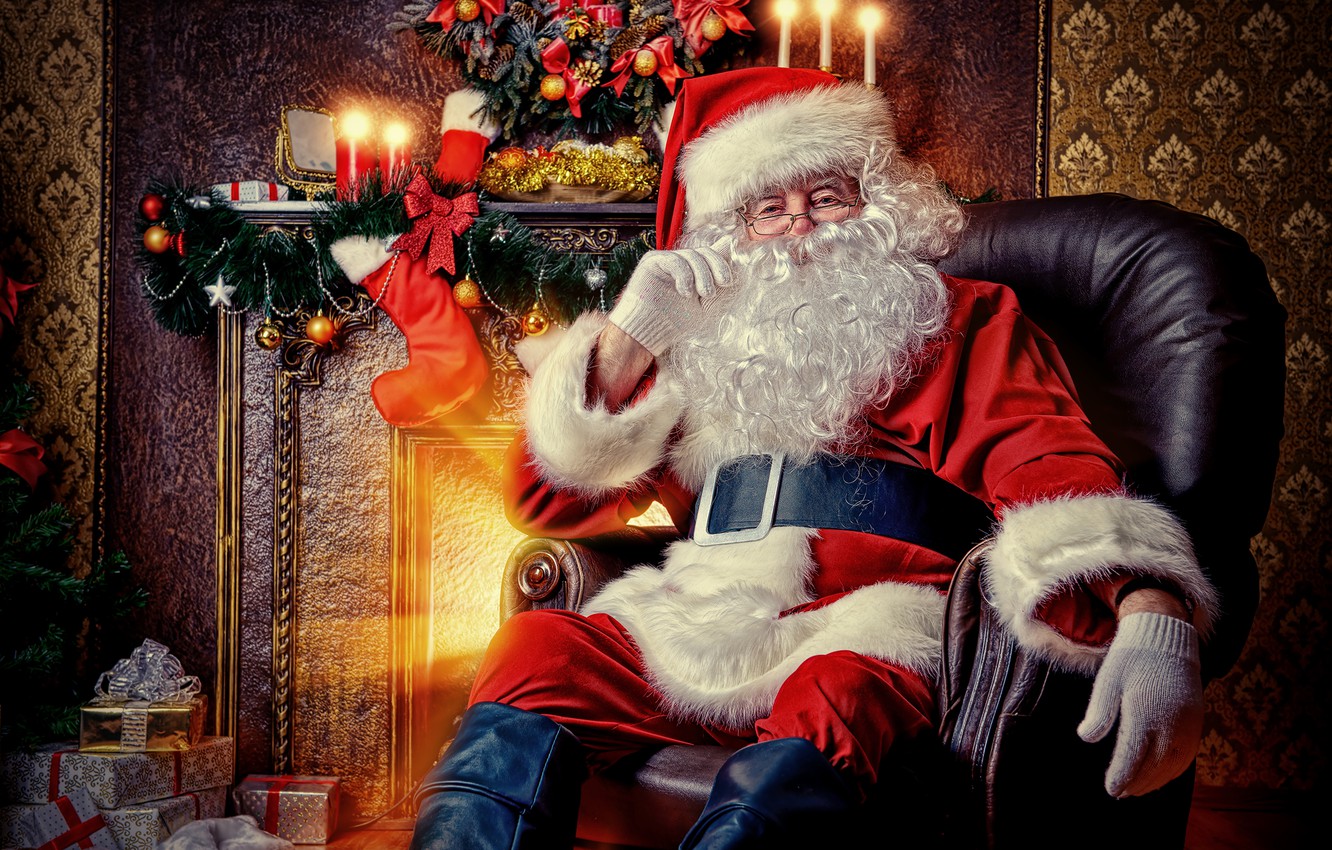 Photo Wallpaper Chair, Candles, Christmas, Gifts, New - Santa Sentado En Su Sillón , HD Wallpaper & Backgrounds