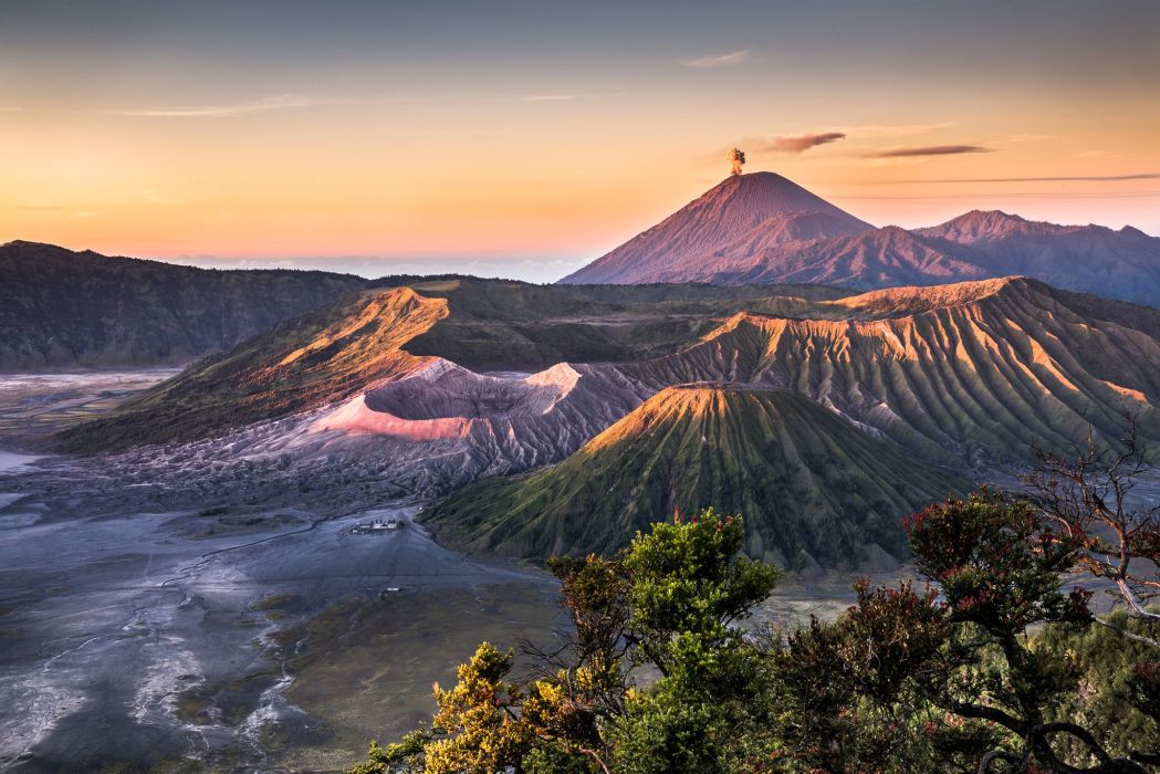 Mount Bromo Indonesia Sunset Landscape Volcano Wallpaper - Bromo Tengger Semeru National Park , HD Wallpaper & Backgrounds
