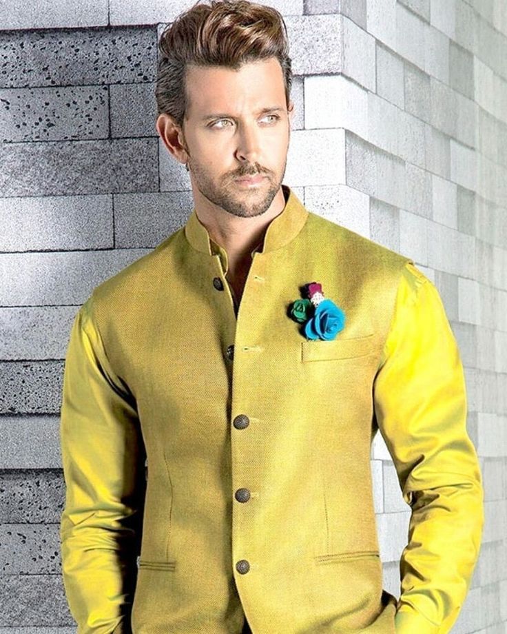 Colourful Yellow Dress And Side Look Pics Of Hrithik - New Look Hrithik Roshan , HD Wallpaper & Backgrounds