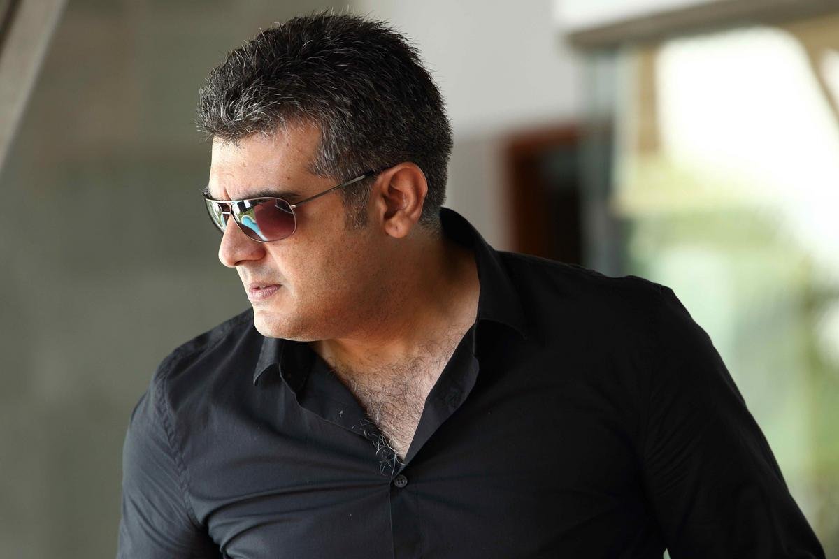 Online Center Superstar Actor Ajith Kumar Hd Wallpapers - Ajith Kumar In Aarambam , HD Wallpaper & Backgrounds