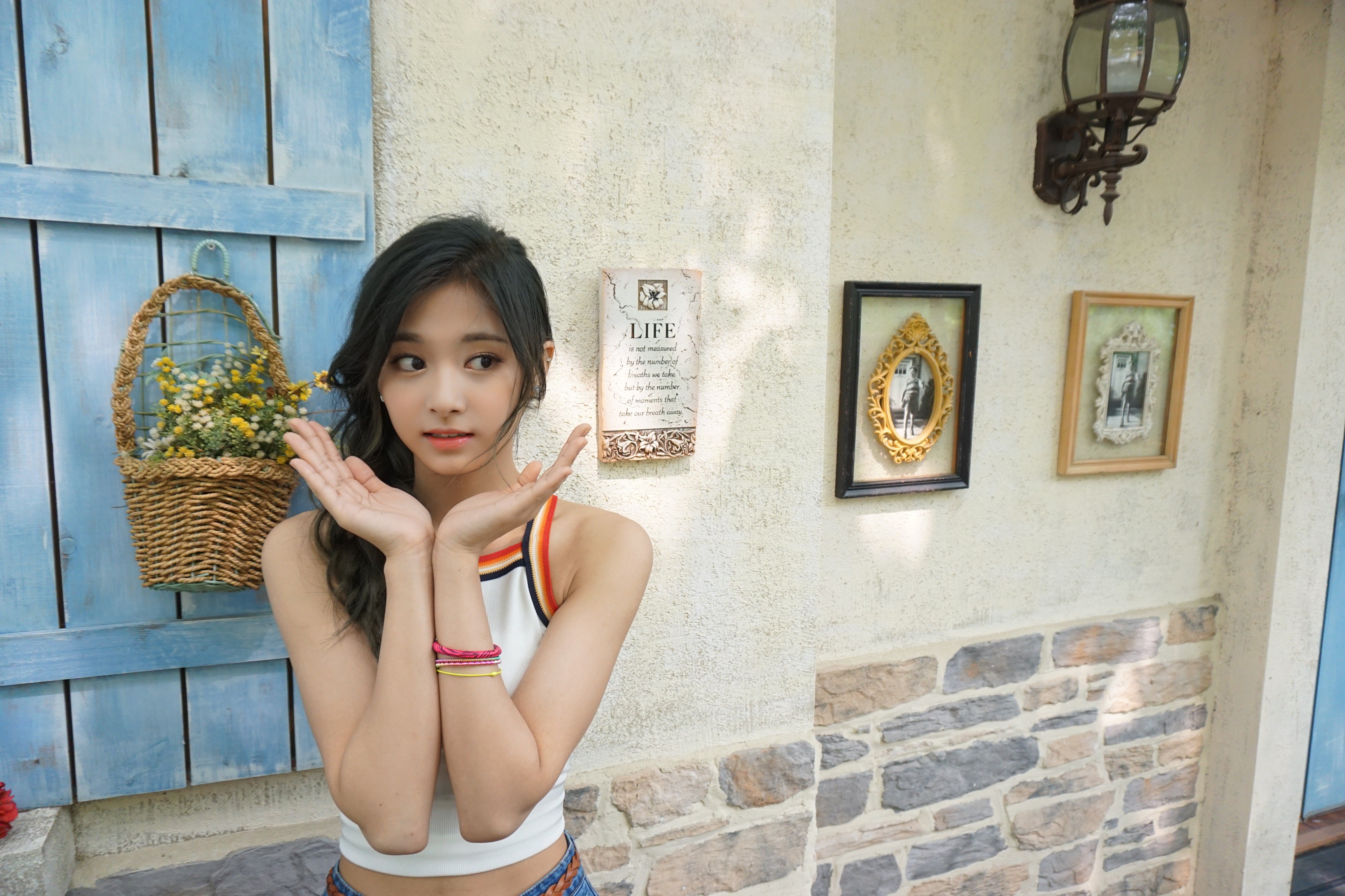 4096*2730 - Twice Tzuyu Wallpaper 4k , HD Wallpaper & Backgrounds