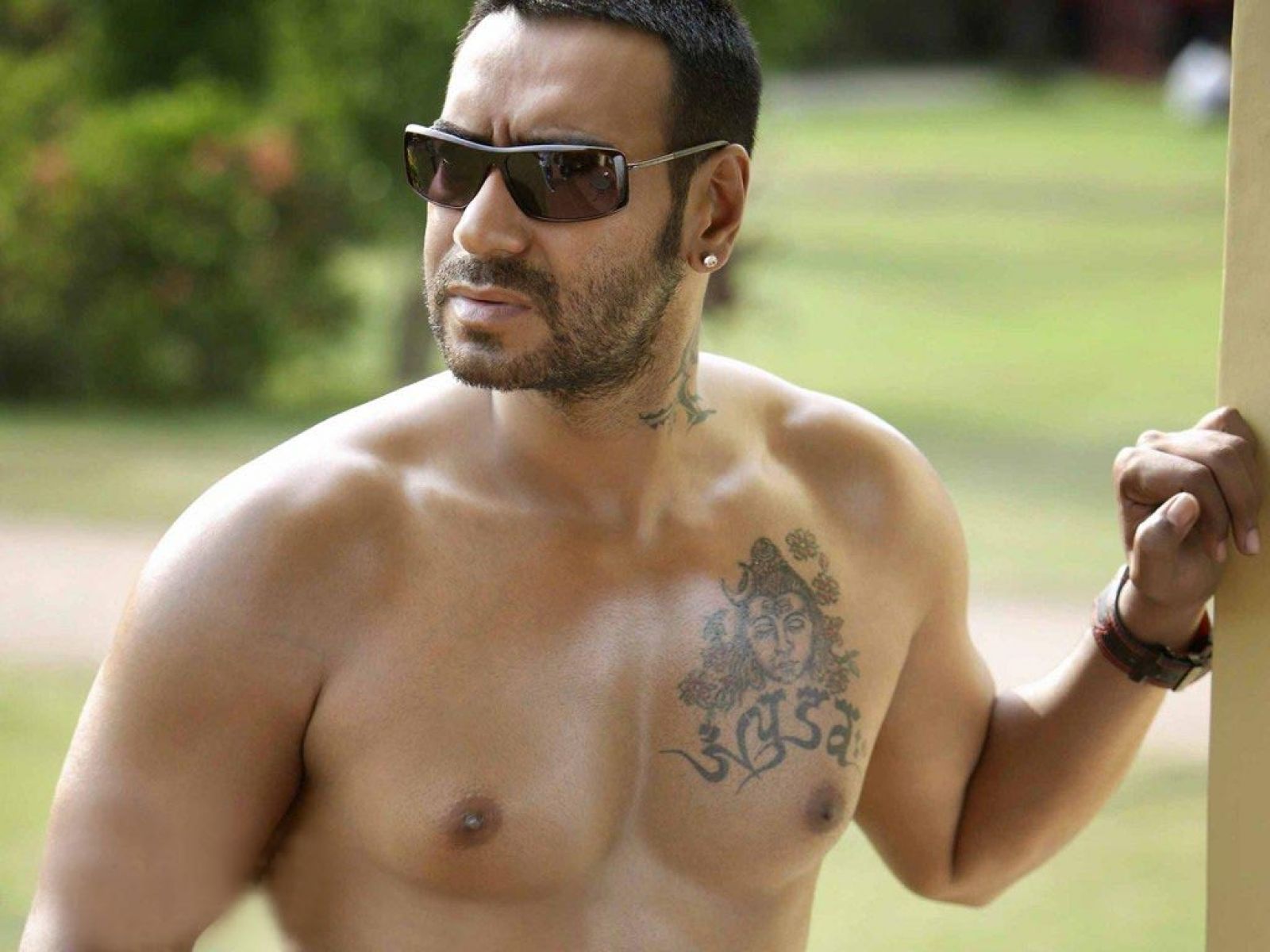 Ajay Devgan Wallpaper - Lord Shiva Tattoo On Chest , HD Wallpaper & Backgrounds