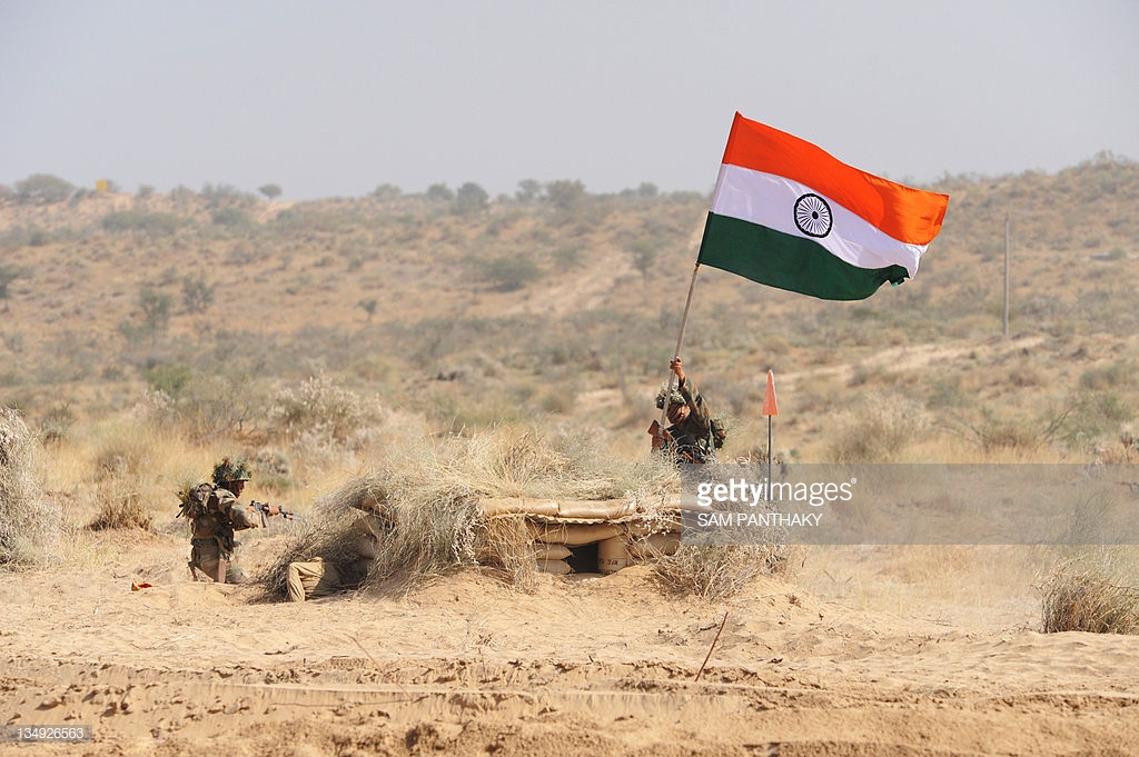 Indian - Indian Flag With Army , HD Wallpaper & Backgrounds
