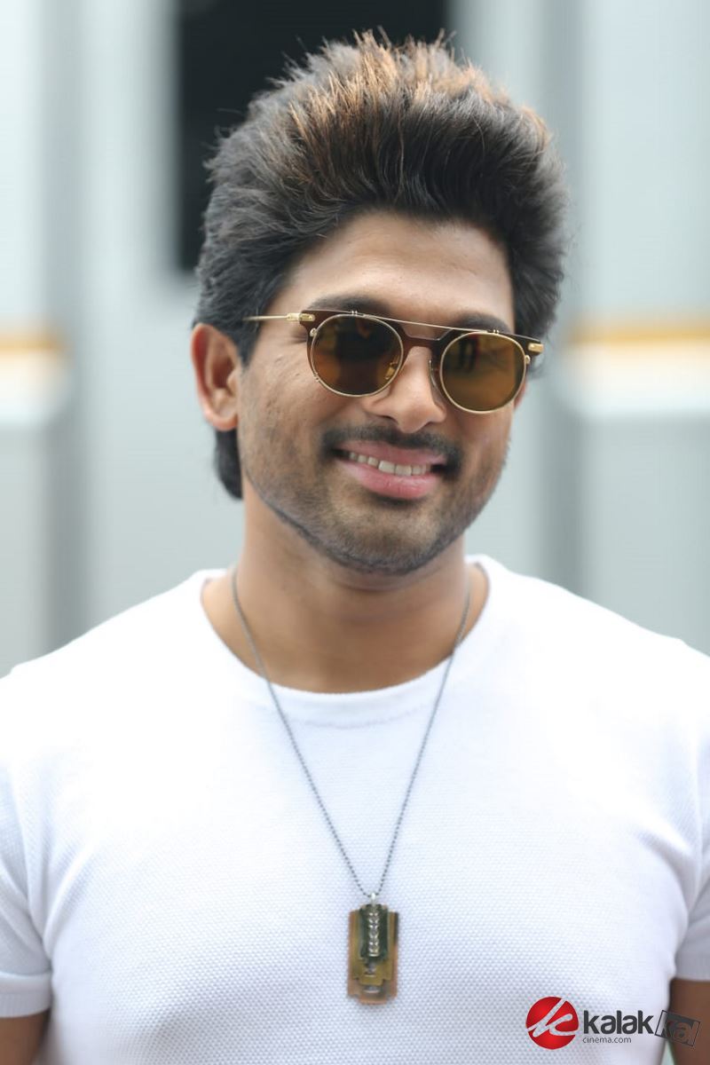 Actor Allu Arjun Photos - Allu Arjun , HD Wallpaper & Backgrounds