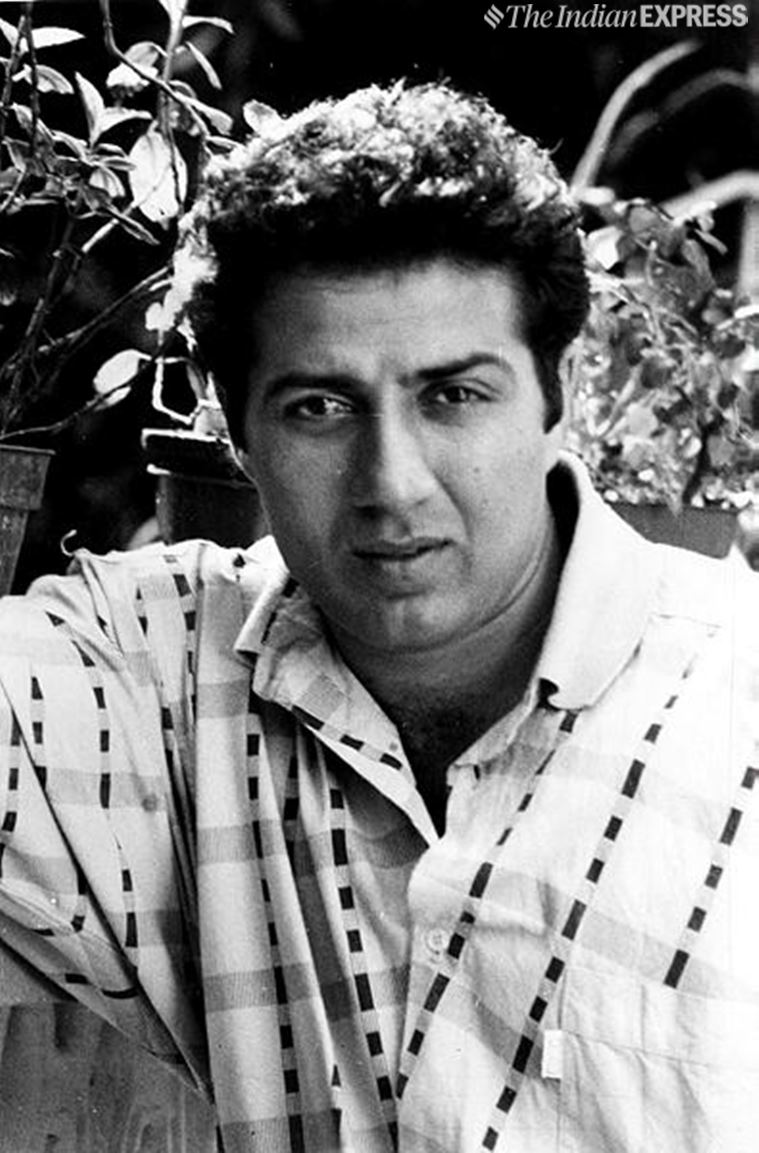 Sunny Deol - Sunny Deol Black And White , HD Wallpaper & Backgrounds