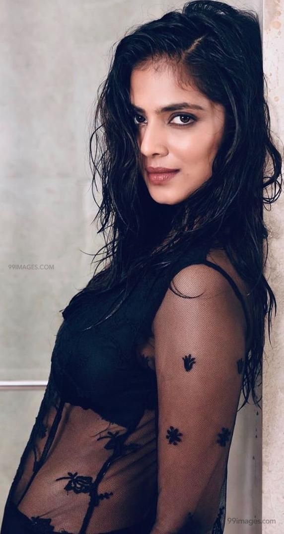 Actress Malavika Mohanan Latest Hot Photoshoot Photos - Hot Photoshoot 2020 Actresss , HD Wallpaper & Backgrounds