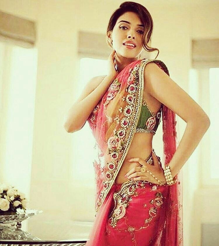 Bollywood Actress Hot Photos In Saree - Bollywood Actress In Saree Hd , HD Wallpaper & Backgrounds