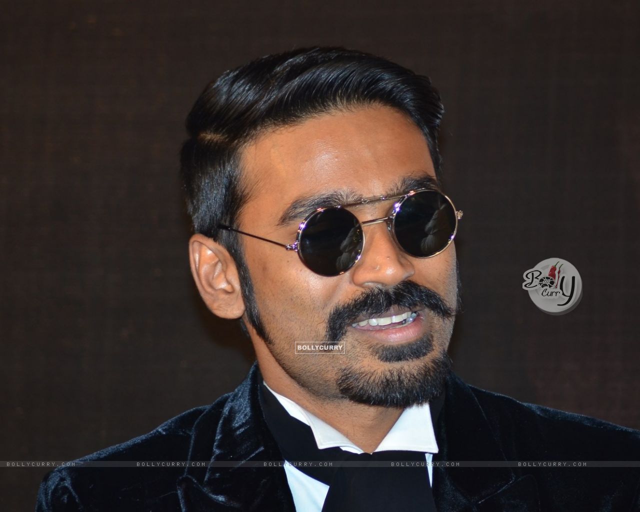 Dhanush Was Snapped At The Trailer Launch Of Shamitabh - Gentleman , HD Wallpaper & Backgrounds