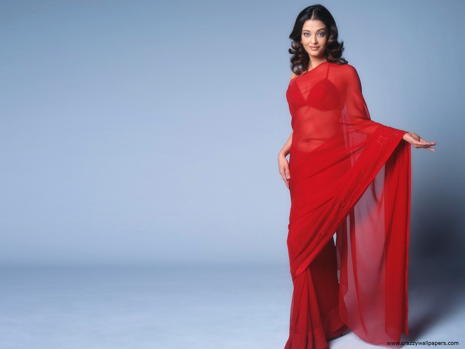 Aishwarya Rai In Saree - Aishwarya Rai In Red Saree , HD Wallpaper & Backgrounds