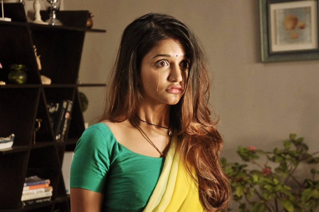 Anaika Soti Saree Crying In South Indian Movie Hd Wallpapers - Anaika Soti South Indian Actresses , HD Wallpaper & Backgrounds